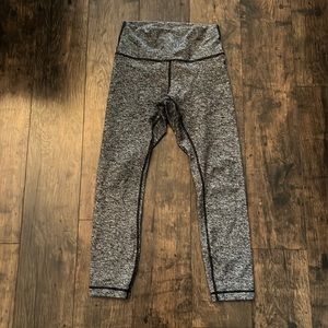 Lululemon Wunder Under High Rise 7/8 length, 6